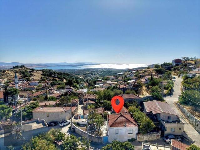 Aliağa Aşağışakranda Satılık 367m2 Arsa İçerisinde Müstakil Ev