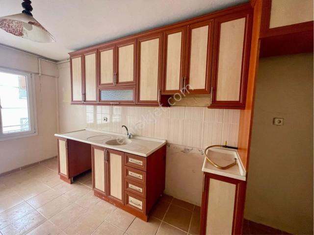 Aliağa Çarşı Merkez Ara Kat 3+1 Kiralık Daire