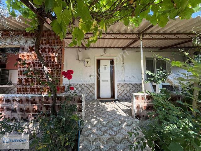 Aliağa Kapukaya Kiralık Eşyalı Köy Evi