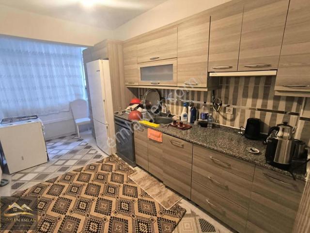 Aliağa Hastane Yakını Ara Kat Acil 3+1 Satılık Daire
