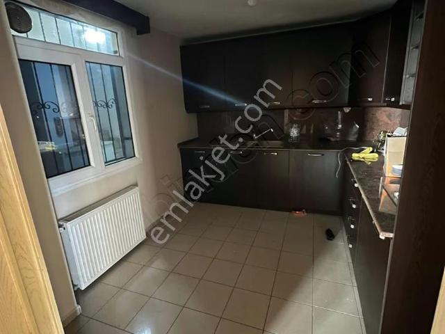 Aliağa İş Bankası Üstü Ara Kat Bakımlı Kiralık Daire/ Ofis