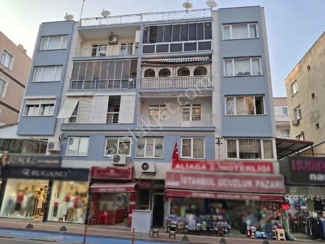 Aliağa Merkezde İstiklal Caddesi Üzerinde 3+1 Kiracılı Daire