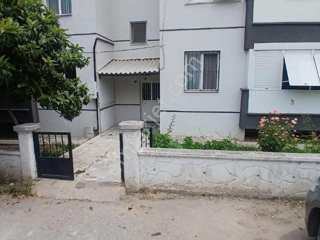Atatürk Mahallesinde Satılık 3+1 Yüksek Giriş Bahçeli Daire