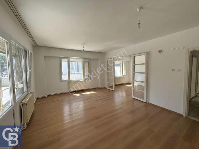 Aliağa Merkezde Zeytinli Parkın Karşısında Satılık 3+1 Daire