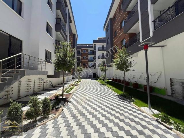Aliağa Siteler Site İçerisinde Satılık Ara Kat 1+1 Daire