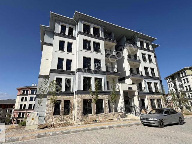 Aliağa Yeni Tokilerde Arakat Geniş 2+1 Kiralık Daire