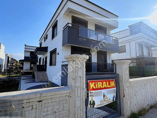 Aliağa Yenişakran Mah. Denize Yakın Geniş Bahçeli Kiralık Villa