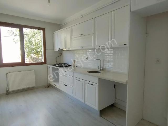 Aliağa Yeni Mahalle'de 3+1kapalı Mutfak115 M2 Yüksek Giriş Daire