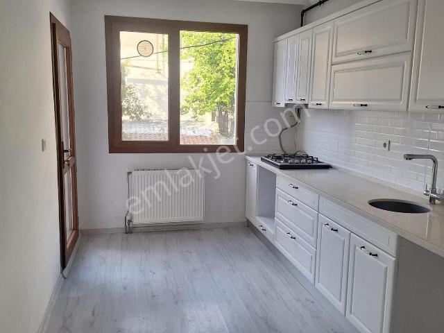 Aliağa Yeni Mahalle'de 3+1kapalı Mutfak115 M2 Yüksek Giriş Daire
