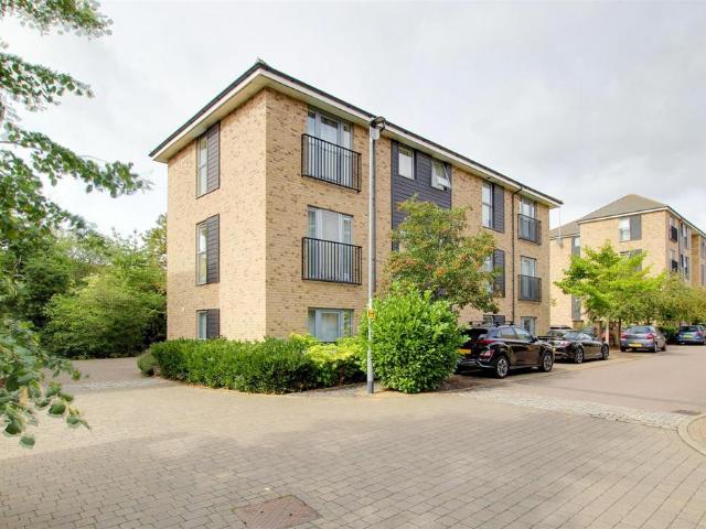 Alice Bell Close, Cambridge CB4 1 bed apartment to rent £1,325 pcm £306 pw