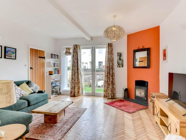 Alice Cottage, Hove BN3, 3 bed cottage to rent, £4,550 pcm | PrimeLocation