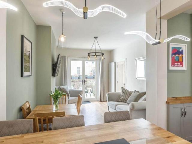 Alice Hideaway, Hove 2 bed terraced house to rent £4,550 pcm £1,050 pw