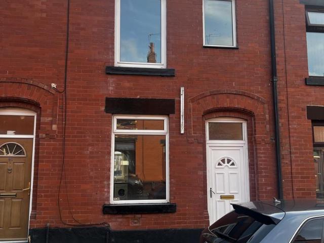 Alice Street, Rochdale OL12 2 bed terraced house to rent £850 pcm £196 pw