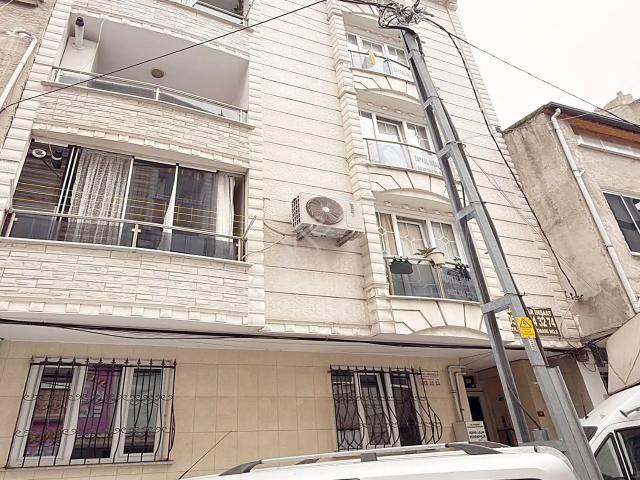 Alioğlu İnşattan Aile Binasında 3+1 Balkonlu Kiralık Yüksek Giriş