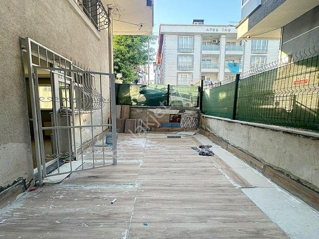 Alioğlu'ndan Aile Binasında Geniş Bahçe Kullanımlı 2+1 Kiralık Daire