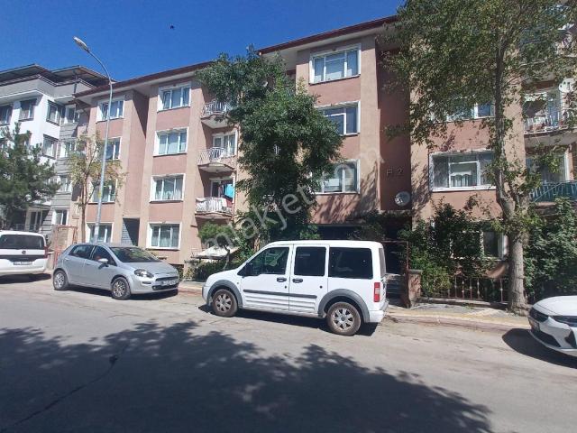 Alipaşa Mahallesi Cumhuriyet İlköğretim Ve Cumhuriyet Ortaokuluna Yürüme Mesafesinde Kiralık 3+1