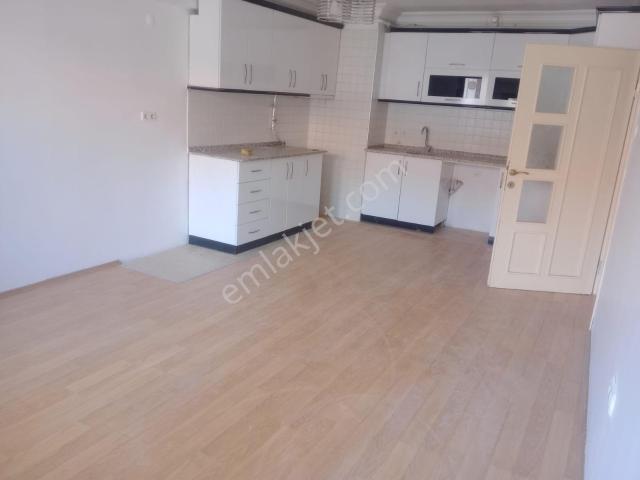 Alipaşa Cami Karşısında Şehrin Tam Merkezinde 2+1 Full Bakımlı