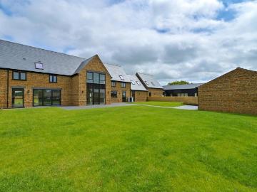 Alkerton, OX15 5 bed house to rent £5,500 pcm £1,269 pw