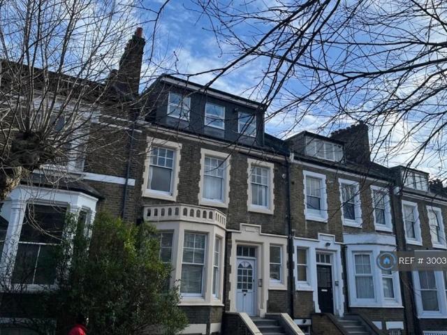 Alkham Road, London, N16 2 bed flat to rent £2,400 pcm £554 pw