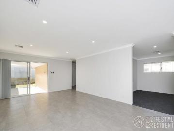 ALKIMOS LIFESTYLE ~ WALK TO THE BEACH