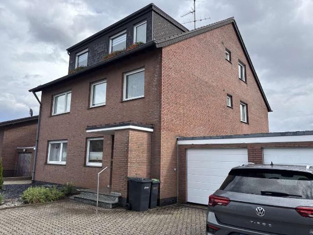 Alltagstaugliche 4 Zimmer Wohnung mit Balkon in Langerwehe