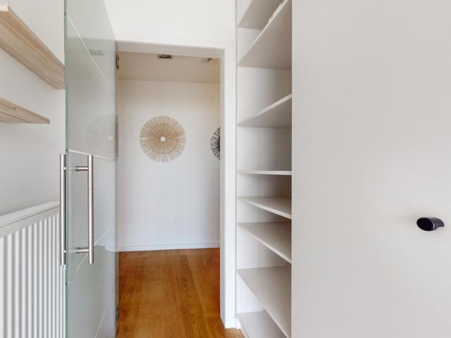 Alluring 1 bedroom apartment near Madou metro station