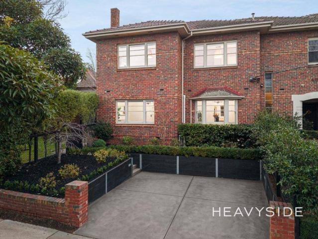 Alluring Art Deco | Circa 1939 | Exceptional Gardens | Golf Links Estate