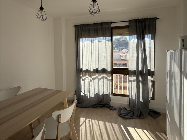 Alluring double bedroom in Carolines Baixes