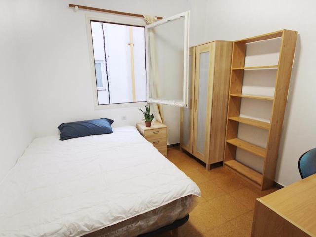 Alluring double bedroom in L'Antiga Esquerra de l'Eixample