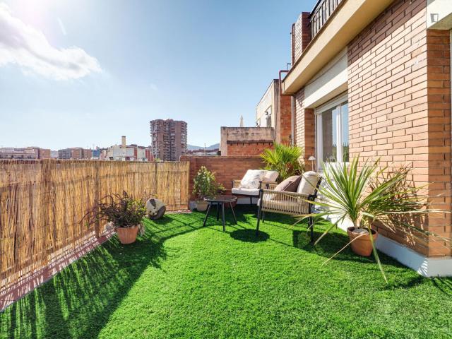 Alluring double bedroom near the Via Júlia metro