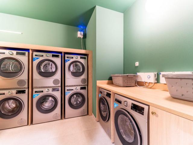 Alluring ensuite single bedroom near Roodebeek metro station
