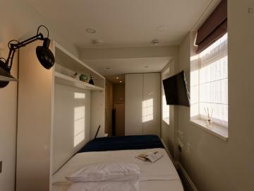 Alluring studio in Hampstead Has an Apartment