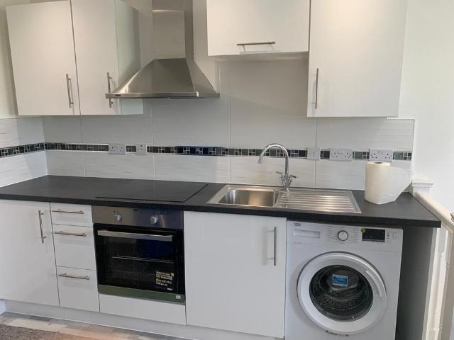 All Bills included Forest Road, Fairlop IG6