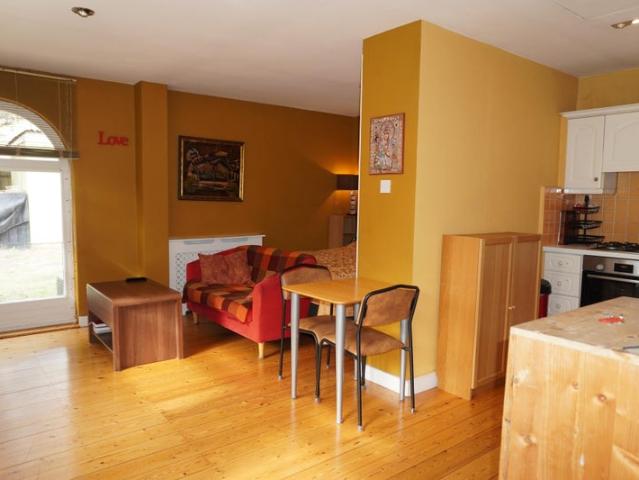 All Bills Included Studio – Short Let – W12