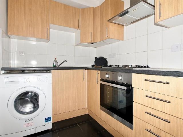 All Bills Inclusive Hoe Street, Walthamstow E17, Studio to rent, £1,300 pcm | PrimeLocation