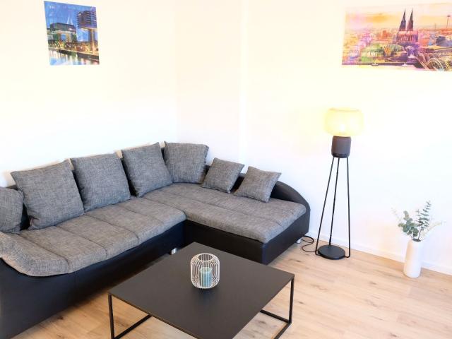 All in! Furnished 2 room apartment ready to move in only with a suitcase in a central location in Frechen