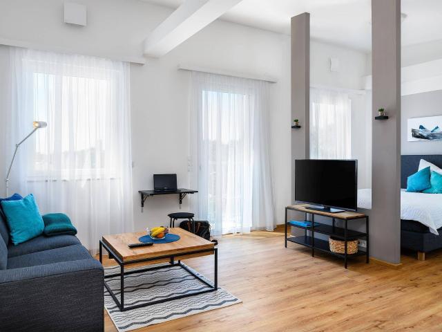 ALL INCLUSIVE Miete, vollmöbliertes Apartment DELUXE mit Balkon und Klima