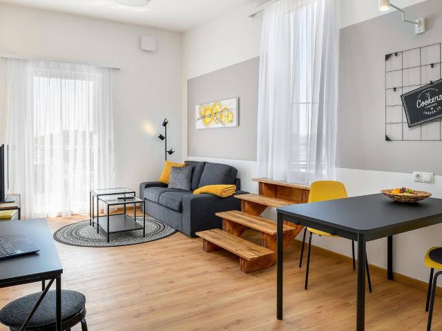 ALL INCLUSIVE Miete, vollmöbliertes Apartment EXCLUSIVE mit Klima, Balkon und 25m² Terrasse