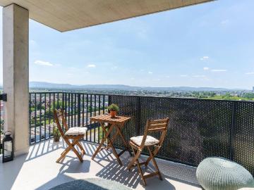 All inclusive direkt an U1! Einkäufe direkt in den Kühlschrank? In den TABA Tower Serviced Apartments ist das möglich! AB MITTE JULI 2026