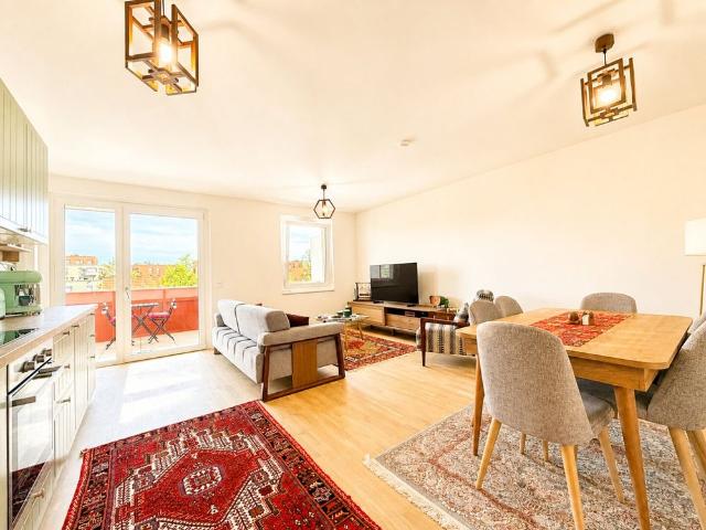 ALL INCLUSIVE LIVING I Badeteich Hirschstetten I großzügiger Balkon I Nähe U Bahn I Lift vorhanden I Fußbodenheizung I moderne Ausstattung I Grünlage I Möbel Übernahme möglich