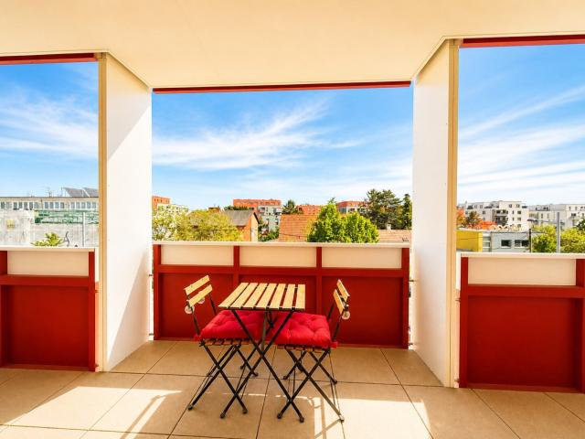 ALL INCLUSIVE LIVING I Badeteich Hirschstetten I großzügiger Balkon I Nähe U Bahn I Lift vorhanden I Fußbodenheizung I moderne Ausstattung I Grünlage I Möbel Übernahme möglich