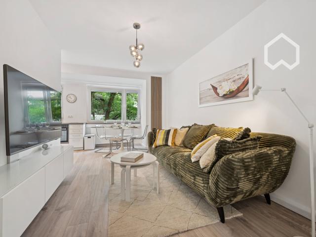 All inclusive Stylish 1 Bedroom Apartment with Balcony, Premium Furnishings & Cleaning Service – Prime Location near Königsallee