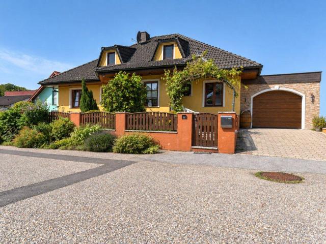 ALL INCLUSIVE Viel Platz, Swimming Pool, Ruhelage und vieles mehr! Traumhaus in Enzersdorf an der Fischa
