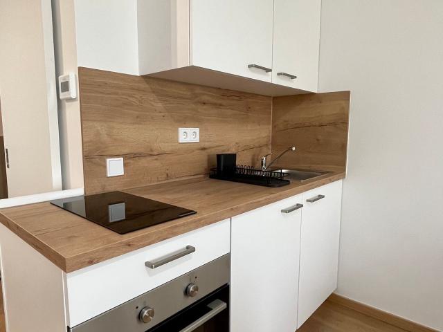 All inclusive 1 room apartment in a quiet location in the green district of Obermenzing, Munchen Amsterdam Apartments for Rent