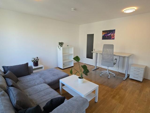 All inclusive 2 room flat including garage directly at the Westendstraße underground station, Munchen Amsterdam Apartments for Rent