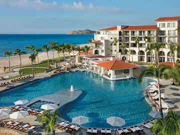 All inclusive 308 rooms 5 star hotel for sale in Los Cabos