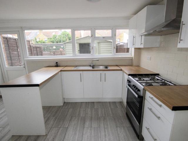 All Saints Road, Murston. 4 bed terraced house to rent £1,375 pcm £317 pw