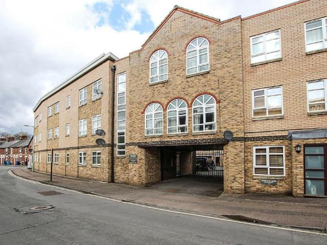 All Saints Road, Newmarket CB8, 2 bed flat to rent, £1,000 pcm | PrimeLocation