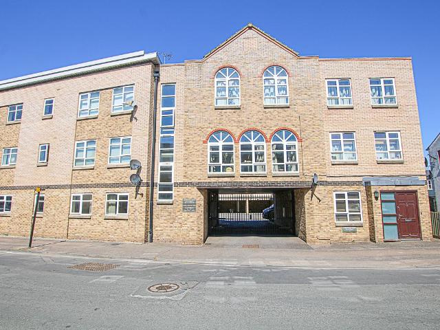 All Saints Road, Newmarket CB8, 2 bed flat to rent, £1,150 pcm | PrimeLocation