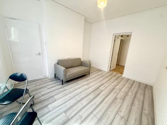 All Saints Street, Nottingham. 1 bed flat to rent £850 pcm £196 pw